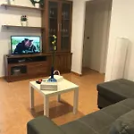 Modern 3bdr, A/c, Wifi & Parking
