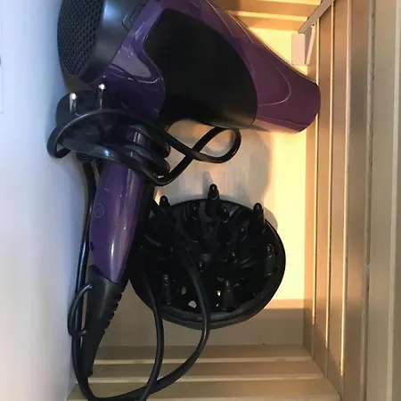 Modern 3bdr, A/c, Wifi & Parking *