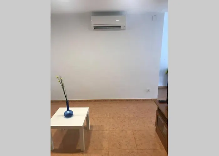 Modern 3bdr, A/c, Wifi & Parking *