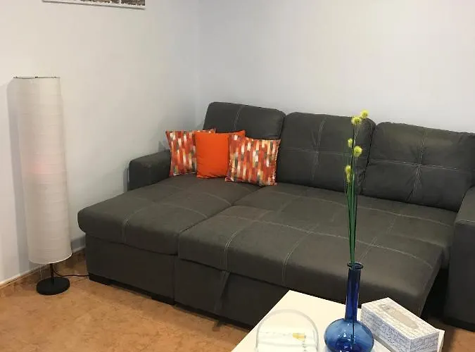 Modern 3bdr, A/c, Wifi & Parking *