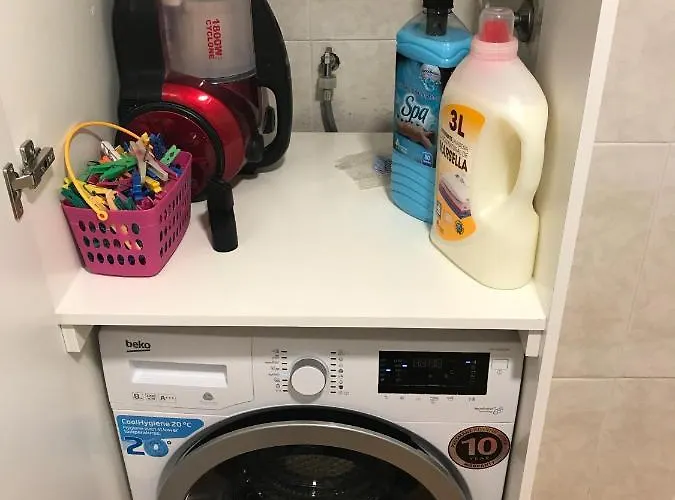Modern 3bdr, A/c, Wifi & Parking