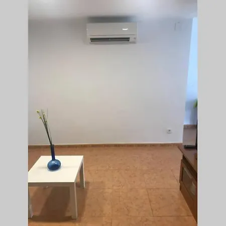 Modern 3bdr, A/c, Wifi & Parking *