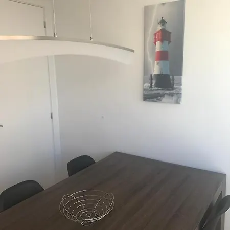 Modern 3bdr, A/c, Wifi & Parking Apartment *