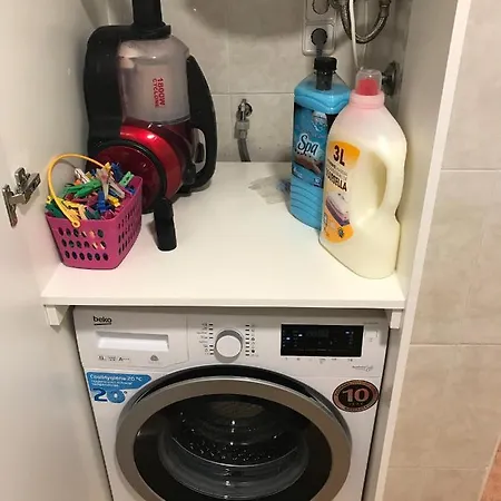 Modern 3bdr, A/c, Wifi & Parking