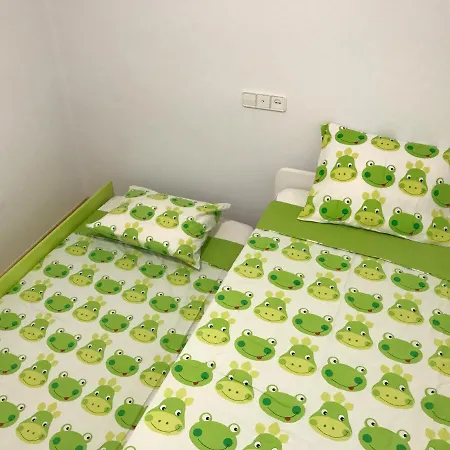 Modern 3bdr, A/c, Wifi & Parking *
