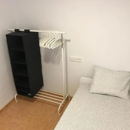 Modern 3bdr, A/c, Wifi & Parking *